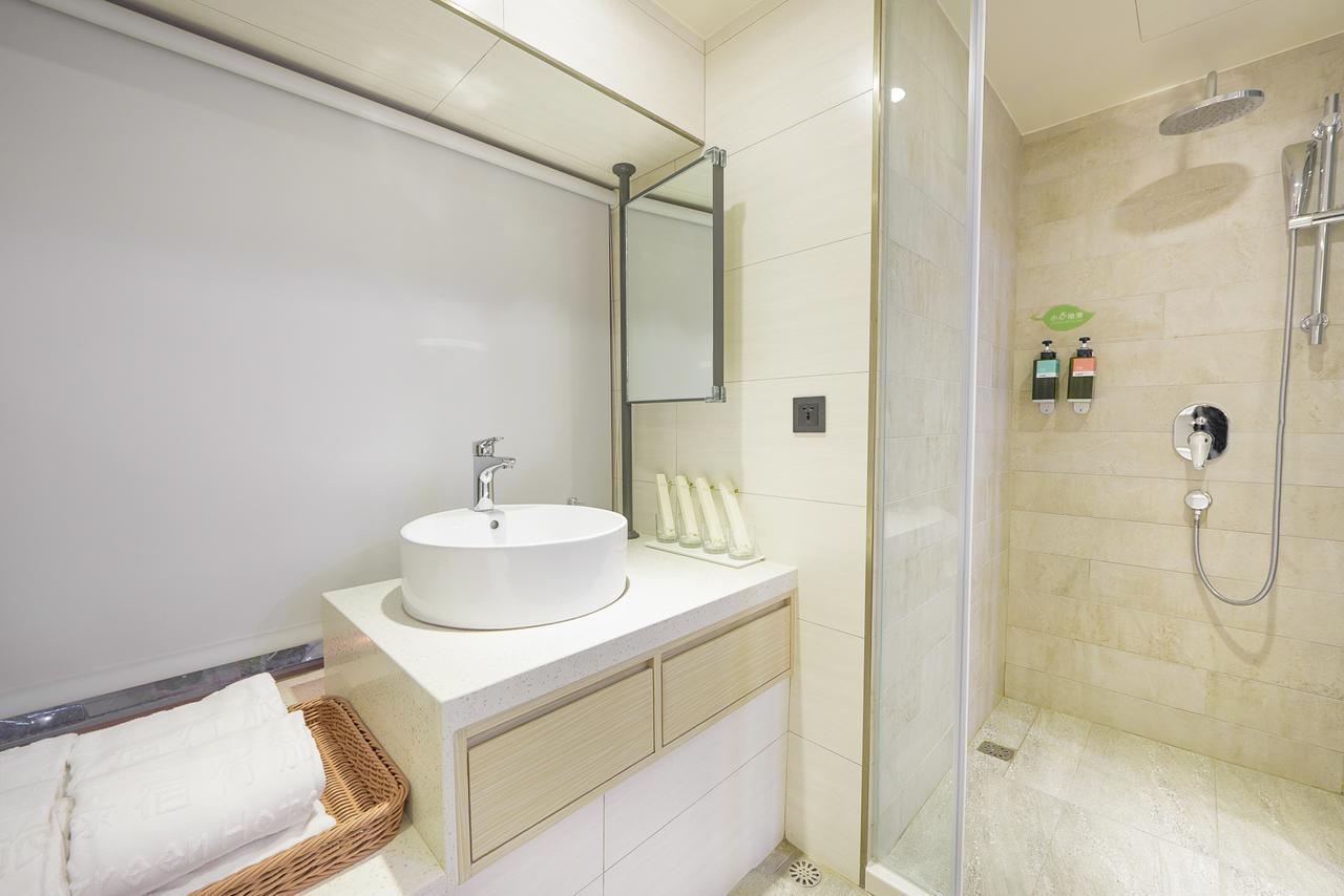 Green Hotel - West District Taichung Esterno foto